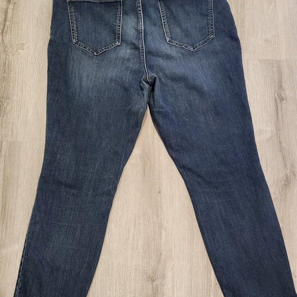 Nine West size 16 Skinny crop jeans - Picture 3 of 3